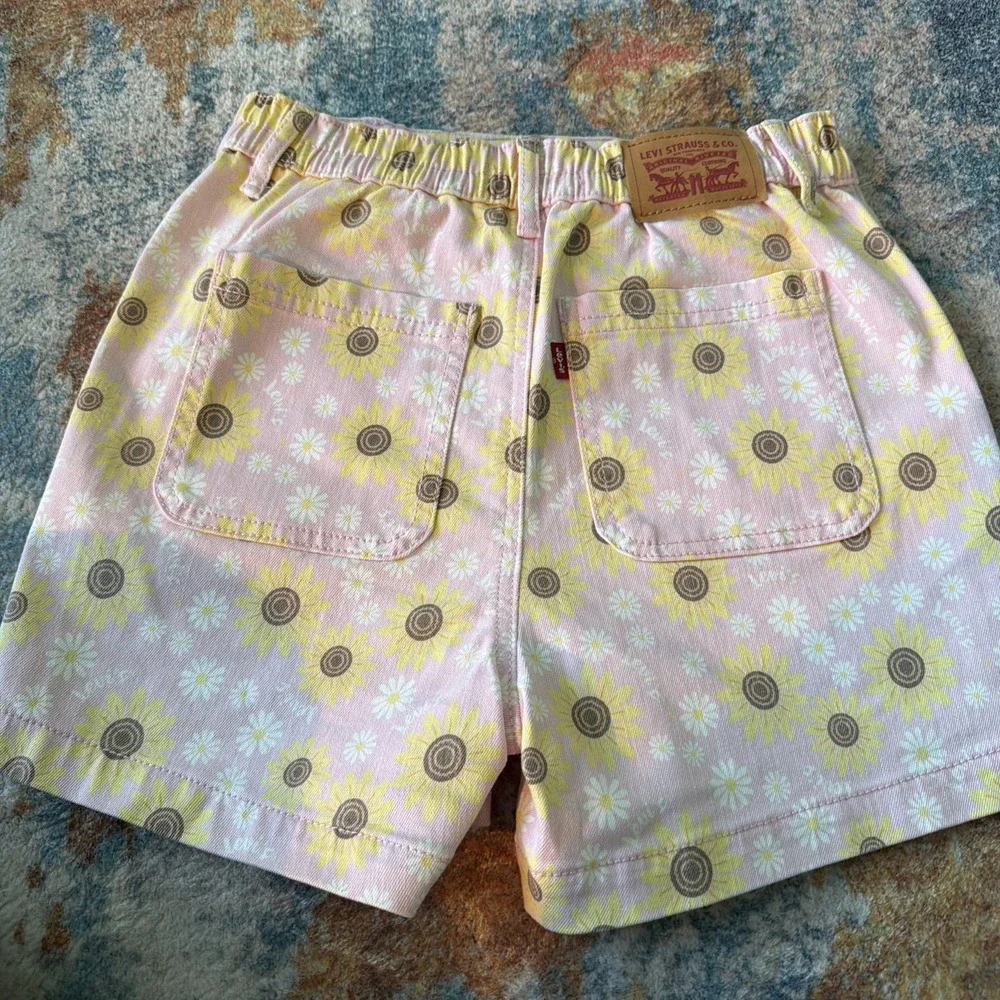 NWT Levis High Loose Shorts girls size 10, pink, white and yellow